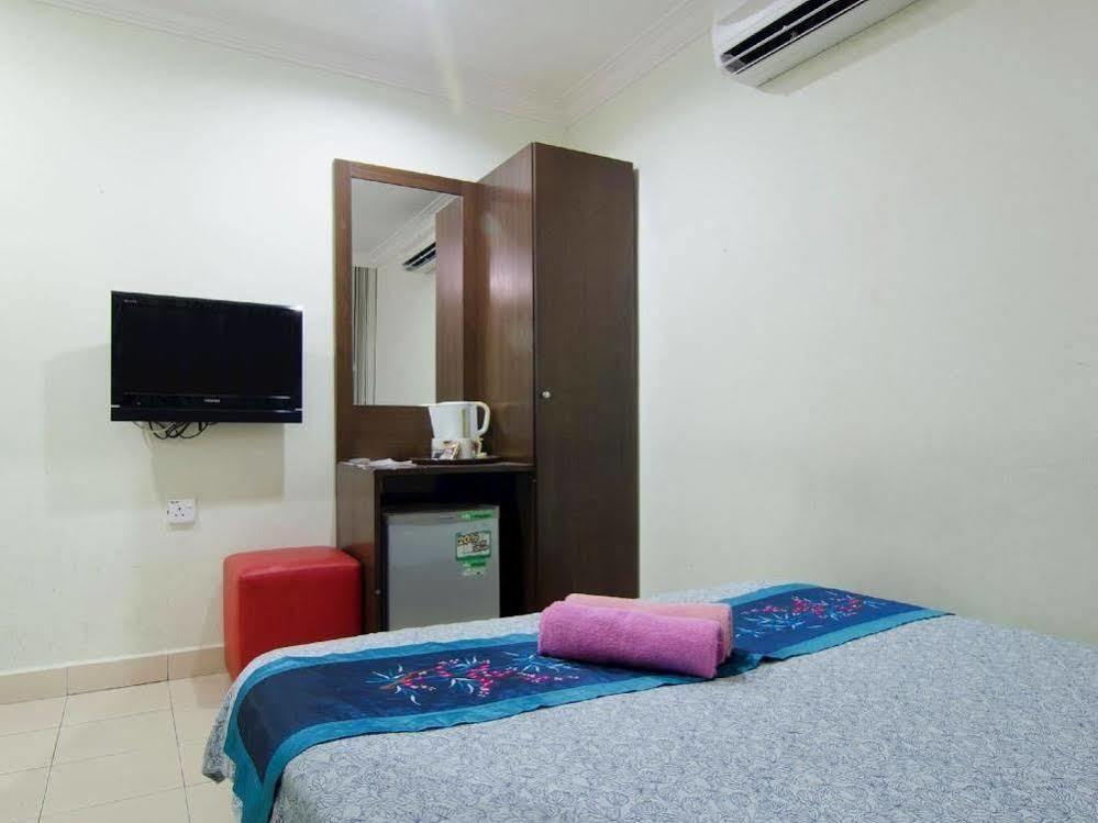 Cosy Inn Kuah Exterior photo